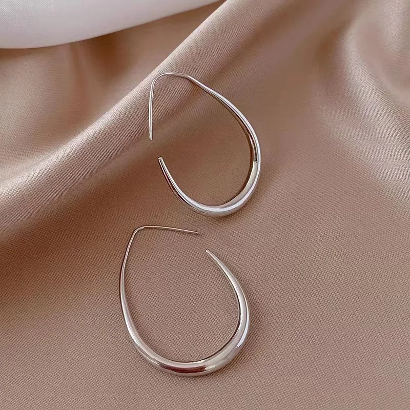 Geometric Oval Hoop Earrings for Women - Uniqwear