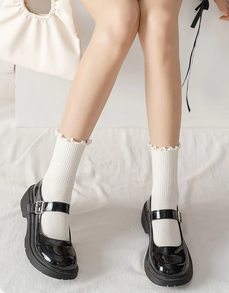 5 Pairs Women Ruffle Socks Black White - Uniqwear
