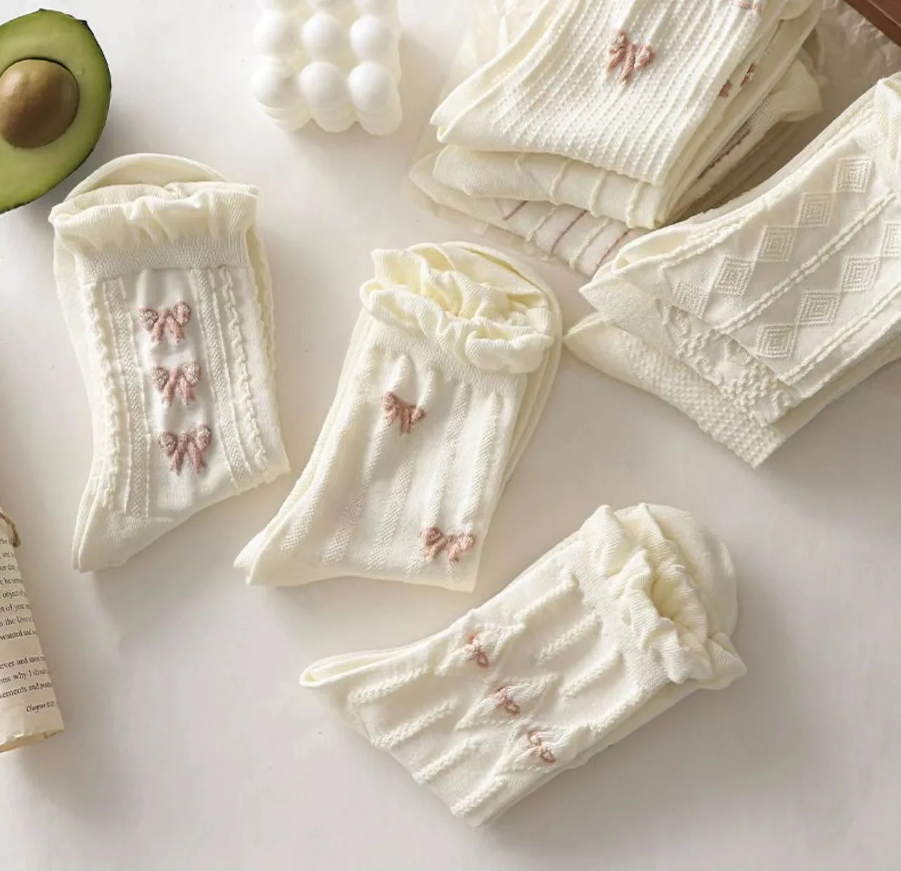 Simple White Socks Versatile Lovely Small Flowers Cotton Socks - Uniqwear