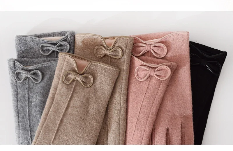 Women's Winter Cashmere Touch Screen Warm Gloves - Uniqwear