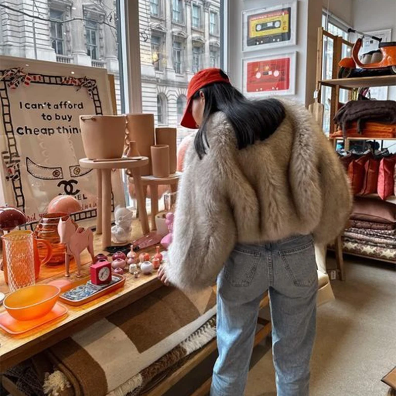 Iconic Street Fashion Week Cropped Faux Fur Coat - Uniqwear
