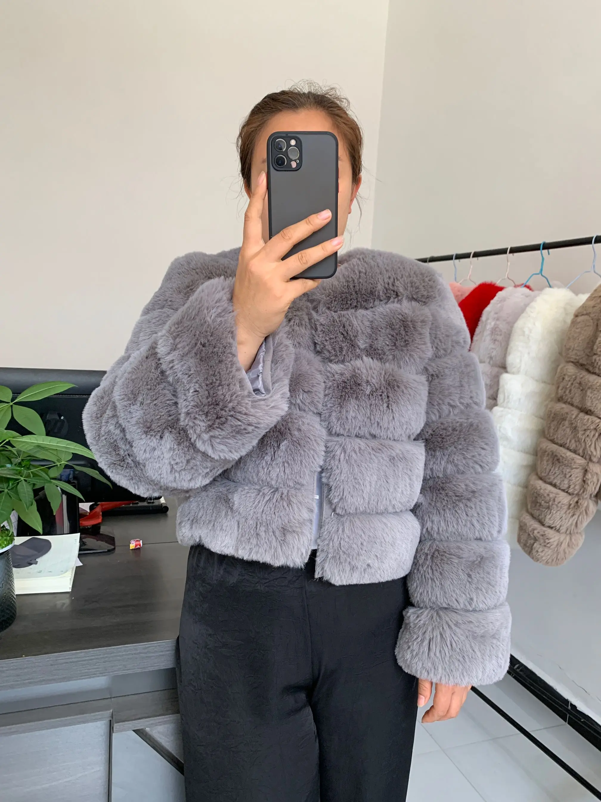 Women's Fashion faux fur Coat - Uniqwear