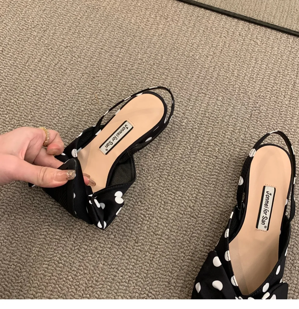 Women Elegant Pointed Straps Fashion Flats - Uniqwear