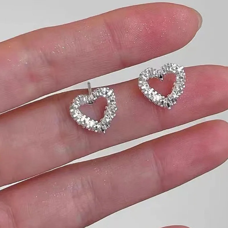 Vintage Metal Heart Stud Earring for Woman - Uniqwear