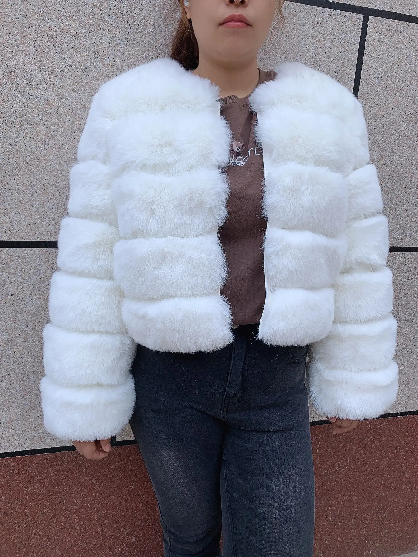 Women's Fashion faux fur Coat - Uniqwear