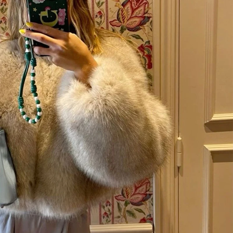 Iconic Street Fashion Week Cropped Faux Fur Coat - Uniqwear