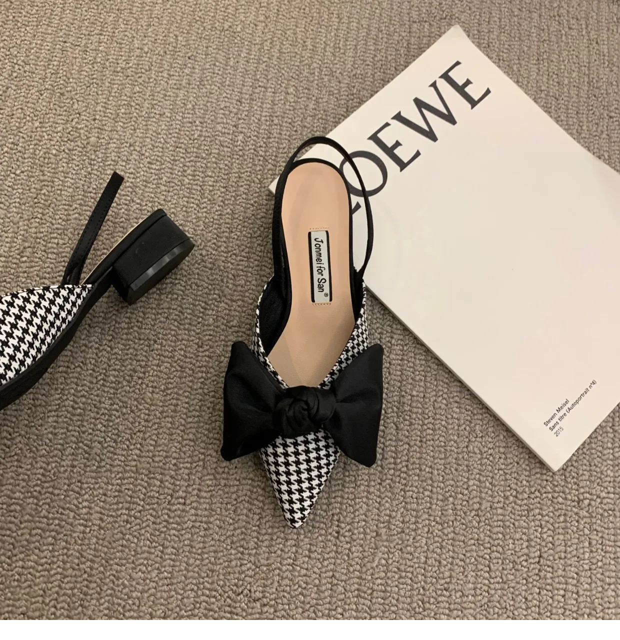 Women Elegant Pointed Straps Fashion Flats - Uniqwear