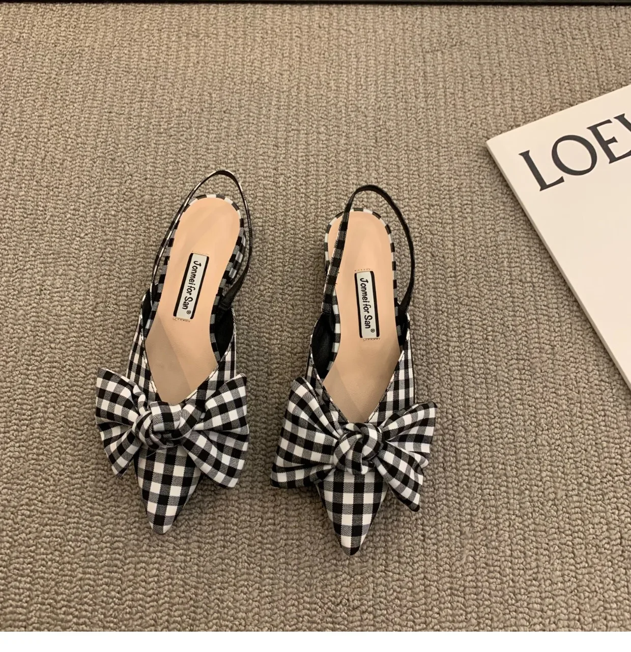 Women Elegant Pointed Straps Fashion Flats - Uniqwear